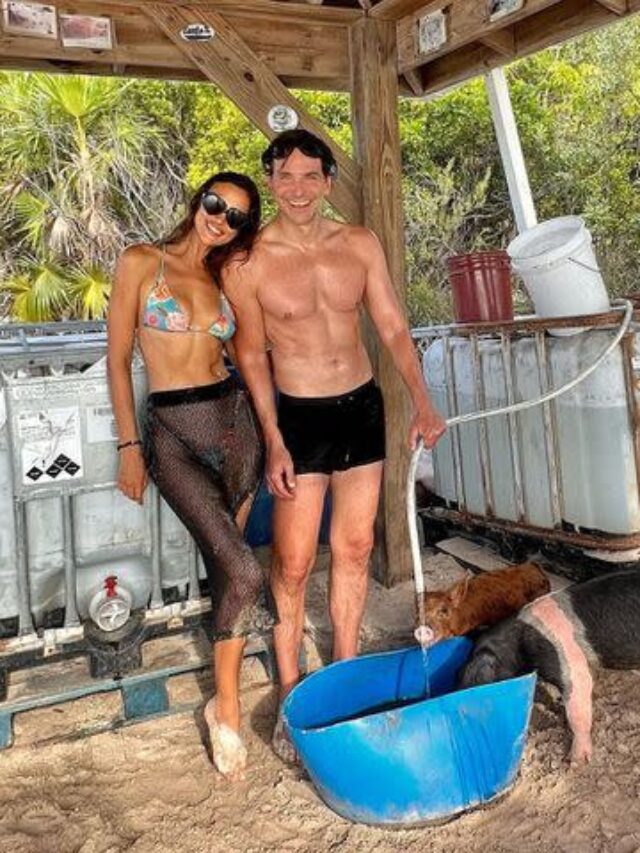 Irina Shayk poses topless