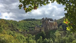 Burg Eltz: Wo Romantik auf Geschichte trifft